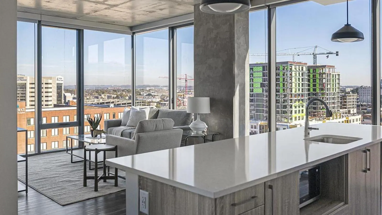 Landing Modern Apartment With Amazing Amenities Nashville